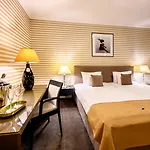 Ambra 4*
